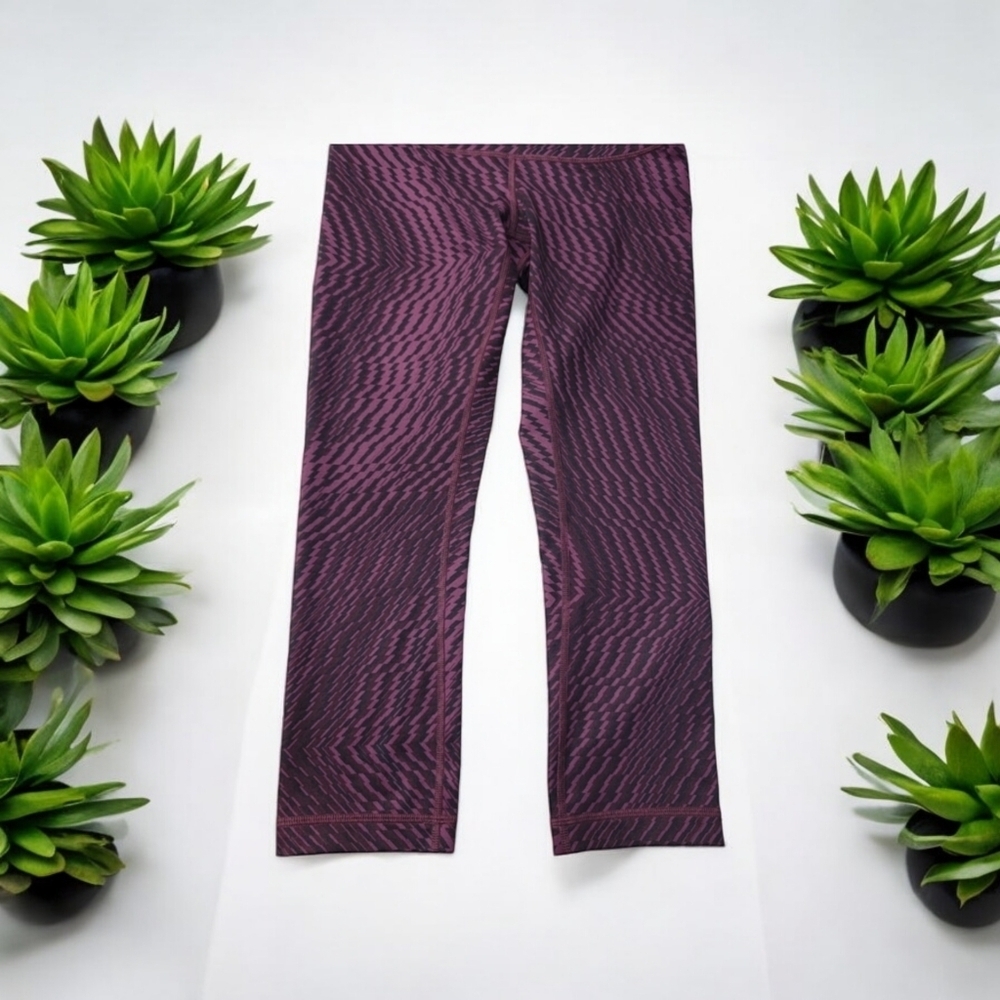 Lululemon Athletica woman's size 6 Shiftted Horizon red and grape color - Picture 4 of 11